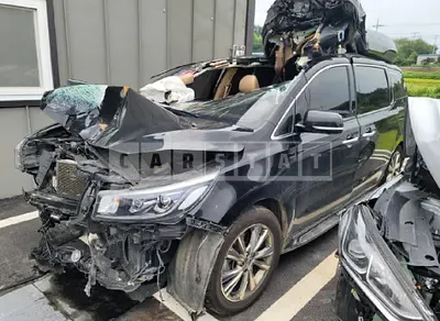 Photo 1 of 10: 2020 Kia Carnival High Limousine, VIN KNAME81ABLS644435 — Korean insurance auction