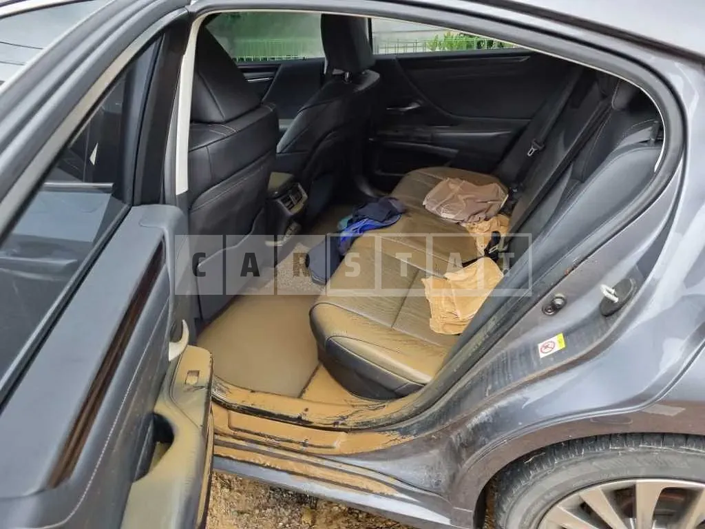 Photo 2 of 3: 2019 Lexus ES300h, VIN JTHB21B11K2015062 — Korean insurance auction