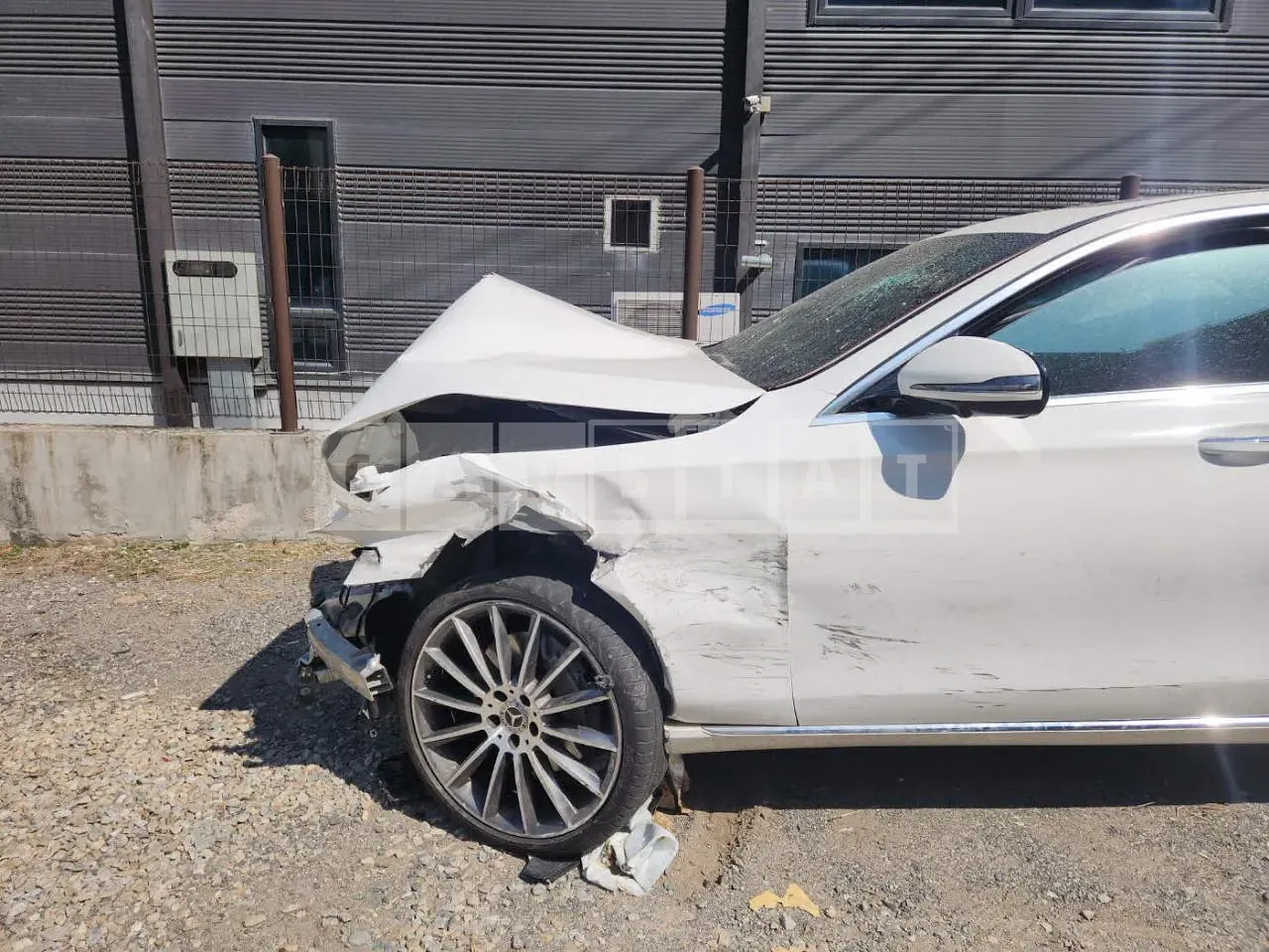 Photo 2 of 20: 2017 Mercedes-Benz E300 4Matic, VIN WDDZF4KB9JA349476 — Korean insurance auction