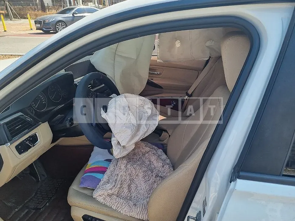 Photo 2 of 15: 2015 BMW 320d — Korean insurance auction
