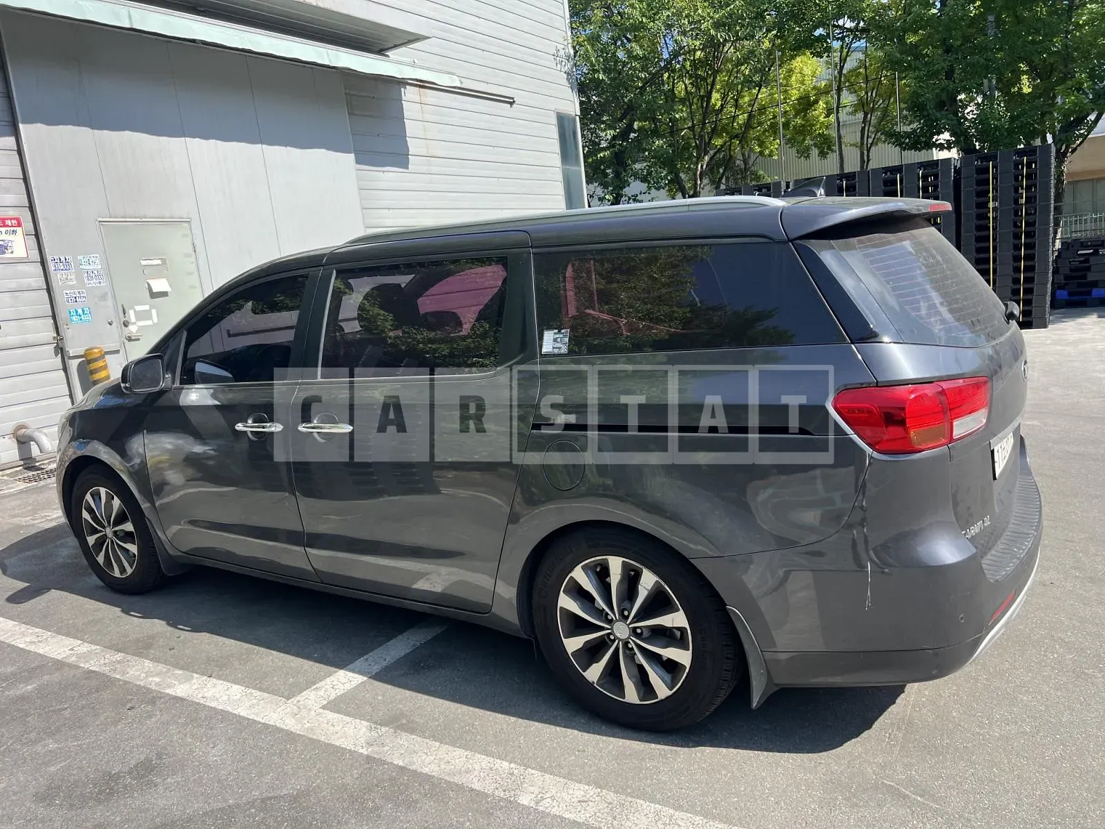 Photo 2 of 4: 2015 Kia Carnival 2.2, VIN KNAMB81ABGS117963 — Korean insurance auction