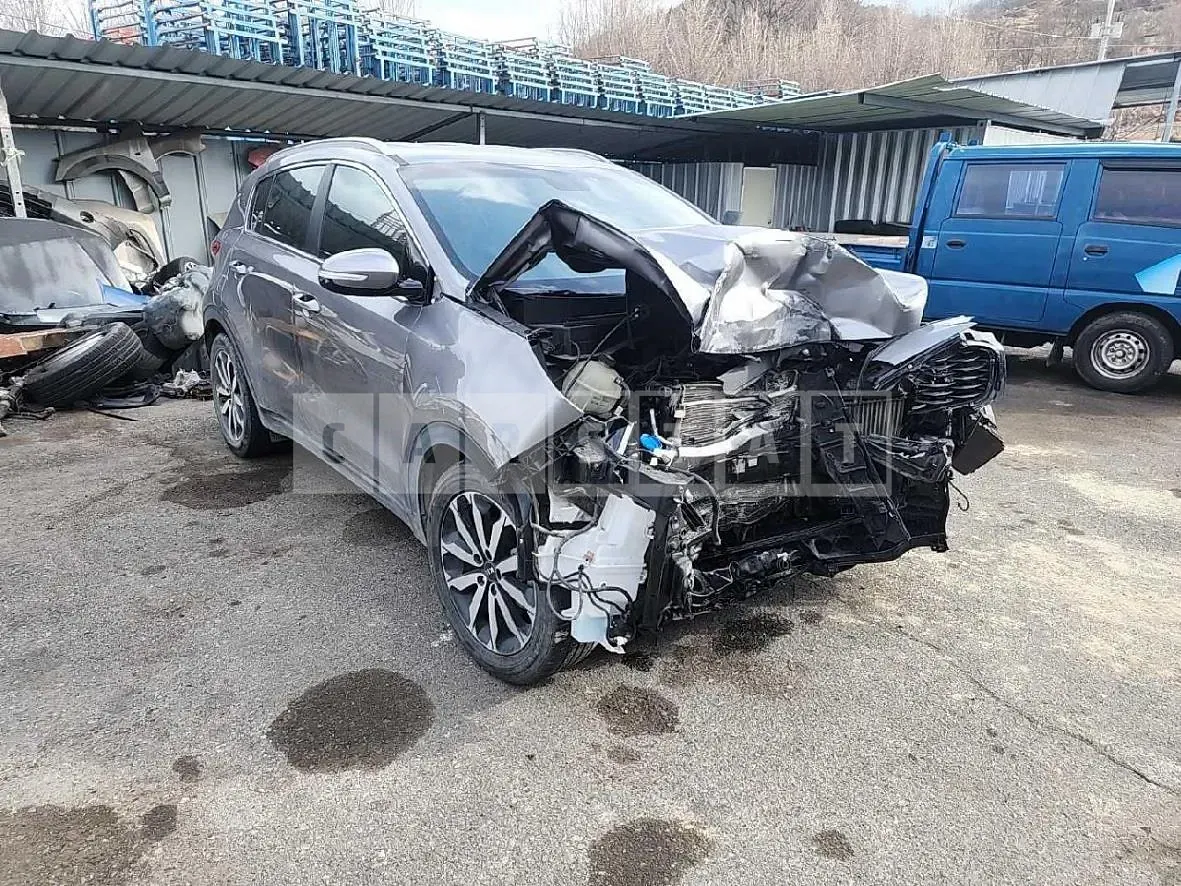 Photo 2 of 10: 2015 Kia Sportage — Korean insurance auction