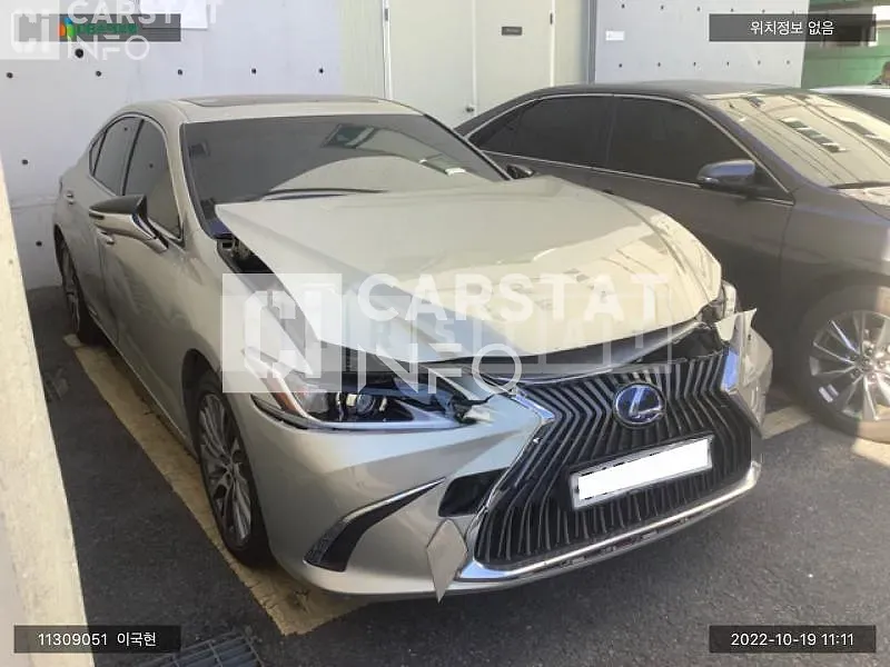 Photo 2 of 9: 2020 Lexus ES300h, VIN JTHB21B10L2082740 — Korean insurance auction