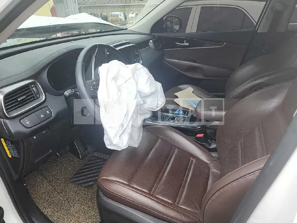 Photo 2 of 15: 2017 Kia Sorento 2.0, VIN KNAPK81ABHA339601 — Korean insurance auction