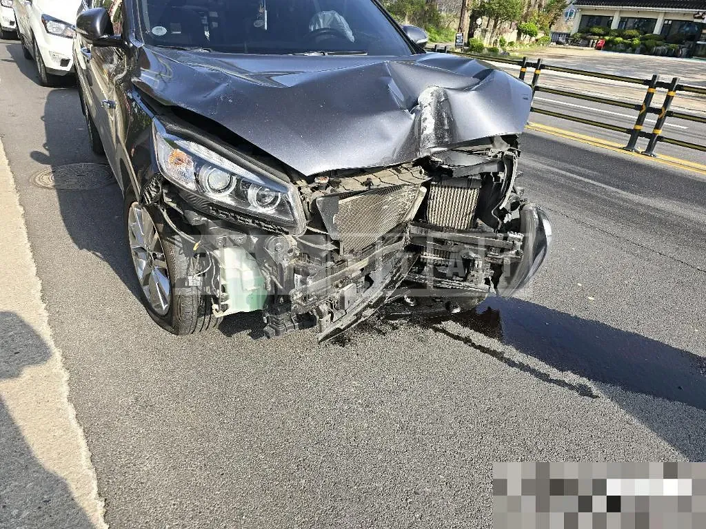 Photo 2 of 7: 2015 Kia Sorento 4WD — Korean insurance auction