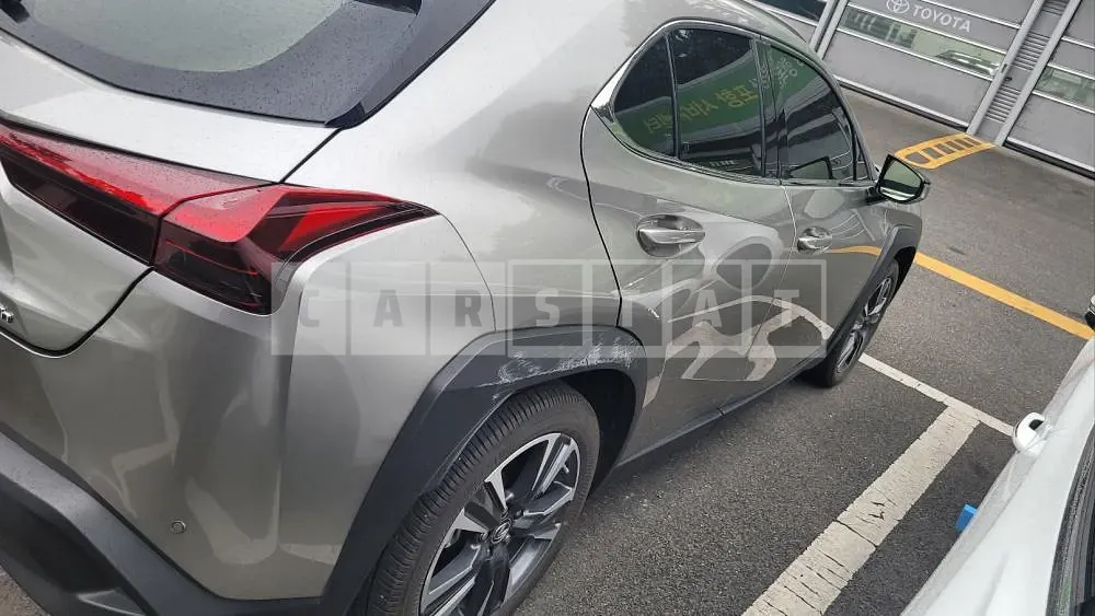Photo 2 of 32: 2023 Lexus UX250h AWD, VIN JTHL9JBH8R2076173 — Korean insurance auction