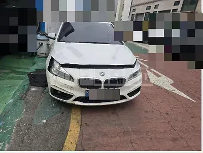 Photo 1 of 31: 2017 BMW Active Tourer — Korean insurance auction