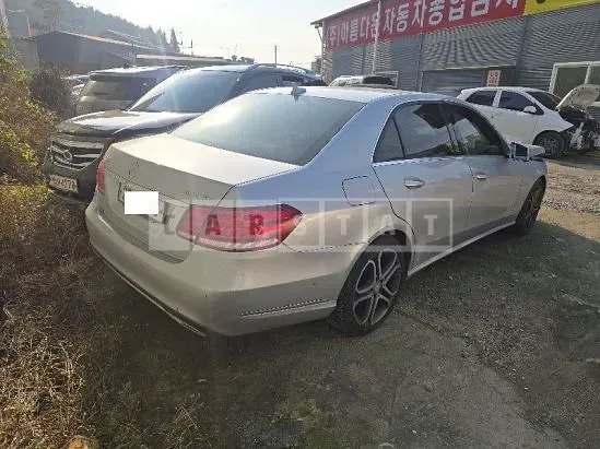 Photo 2 of 8: 2016 Mercedes-Benz E250 BlueTec 4Matic, VIN WDDHF9HB3GB223004 — Korean insurance auction