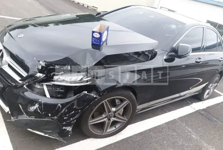 Photo 2 of 8: 2018 Mercedes-Benz C200 4Matic — Korean insurance auction