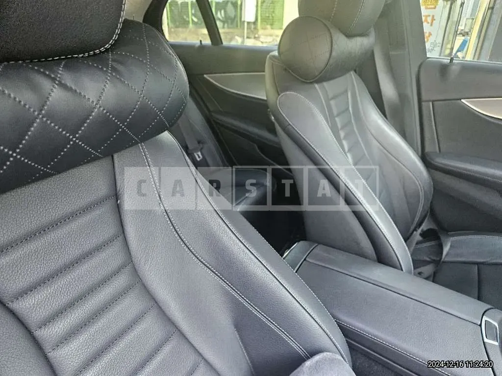 Photo 2 of 25: 2017 Mercedes-Benz E 200, VIN WDDZF4CB4HA141501 — Korean insurance auction