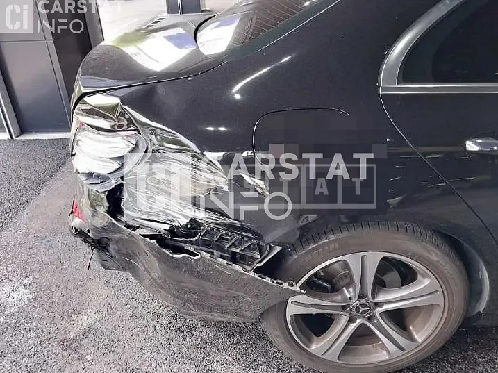 Photo 2 of 18: 2019 Mercedes-Benz E300 — Korean insurance auction