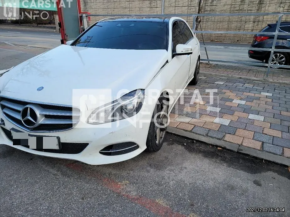 Photo 2 of 20: 2016 Mercedes-Benz E300 4Matic, VIN WDDHF8BB8GB274808 — Korean insurance auction