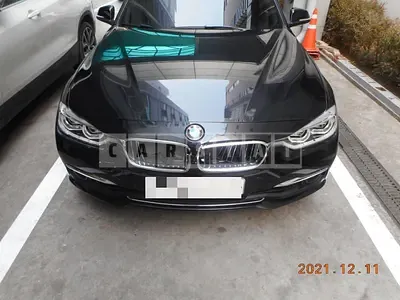 Photo 1 of 6: 2017 BMW 320i, VIN WBA8A9100HK882660 — Korean insurance auction