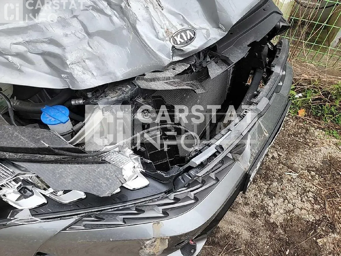Photo 2 of 12: 2020 Kia K5 2.0 — Korean insurance auction