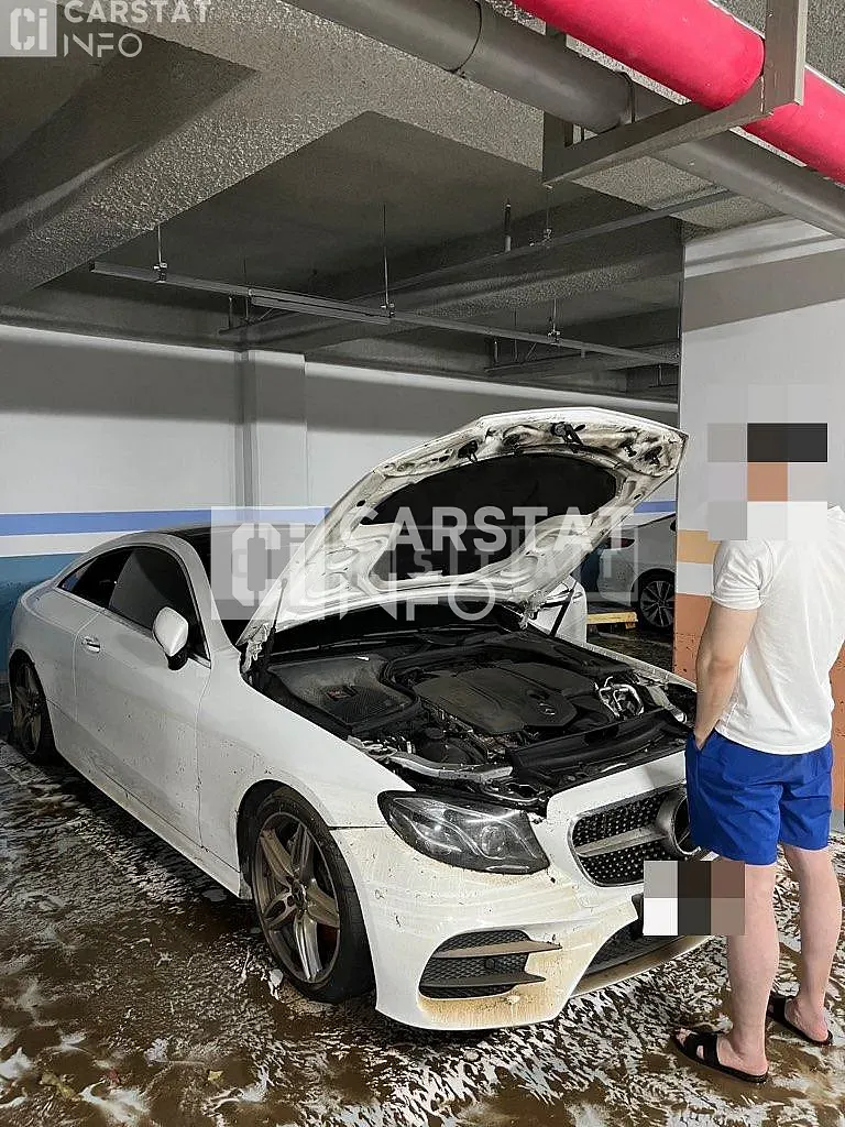 Photo 2 of 4: 2017 Mercedes-Benz Substance E220 d Coupe, VIN WDD1J1EB4HF024138 — Korean insurance auction