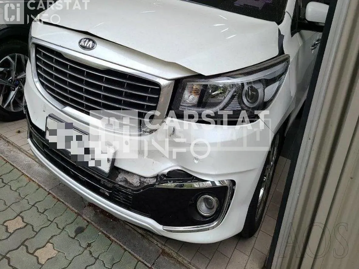Photo 2 of 48: 2017 Kia Carnival, VIN KNAME81ABHS328620 — Korean insurance auction