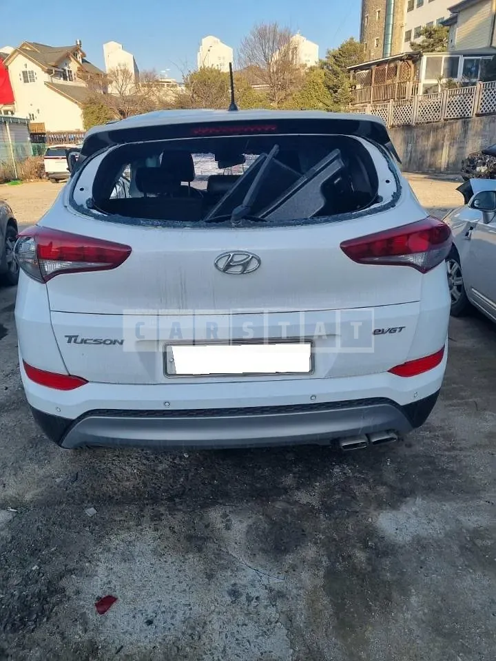 Photo 2 of 4: 2016 Hyundai Tucson, VIN KMHJ281ABHU297284 — Korean insurance auction