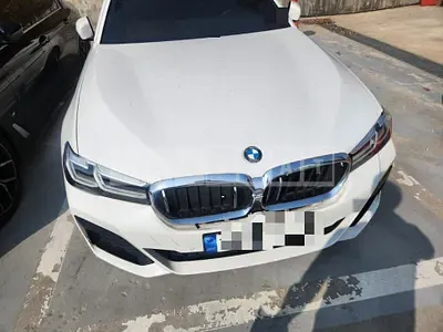Photo 1 of 36: 2022 BMW 520i, VIN WBA11BH00NWX76227 — Korean insurance auction