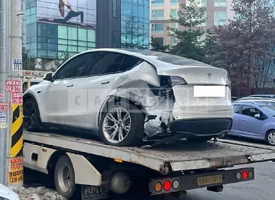 Photo 1 of 46: 2021 Tesla Model Y LongRange, VIN 5YJYGDEE9MF176076 — Korean insurance auction