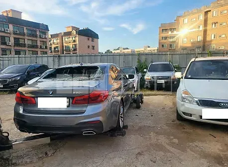 Photo 2 of 21: 2017 BMW 530i — Korean insurance auction