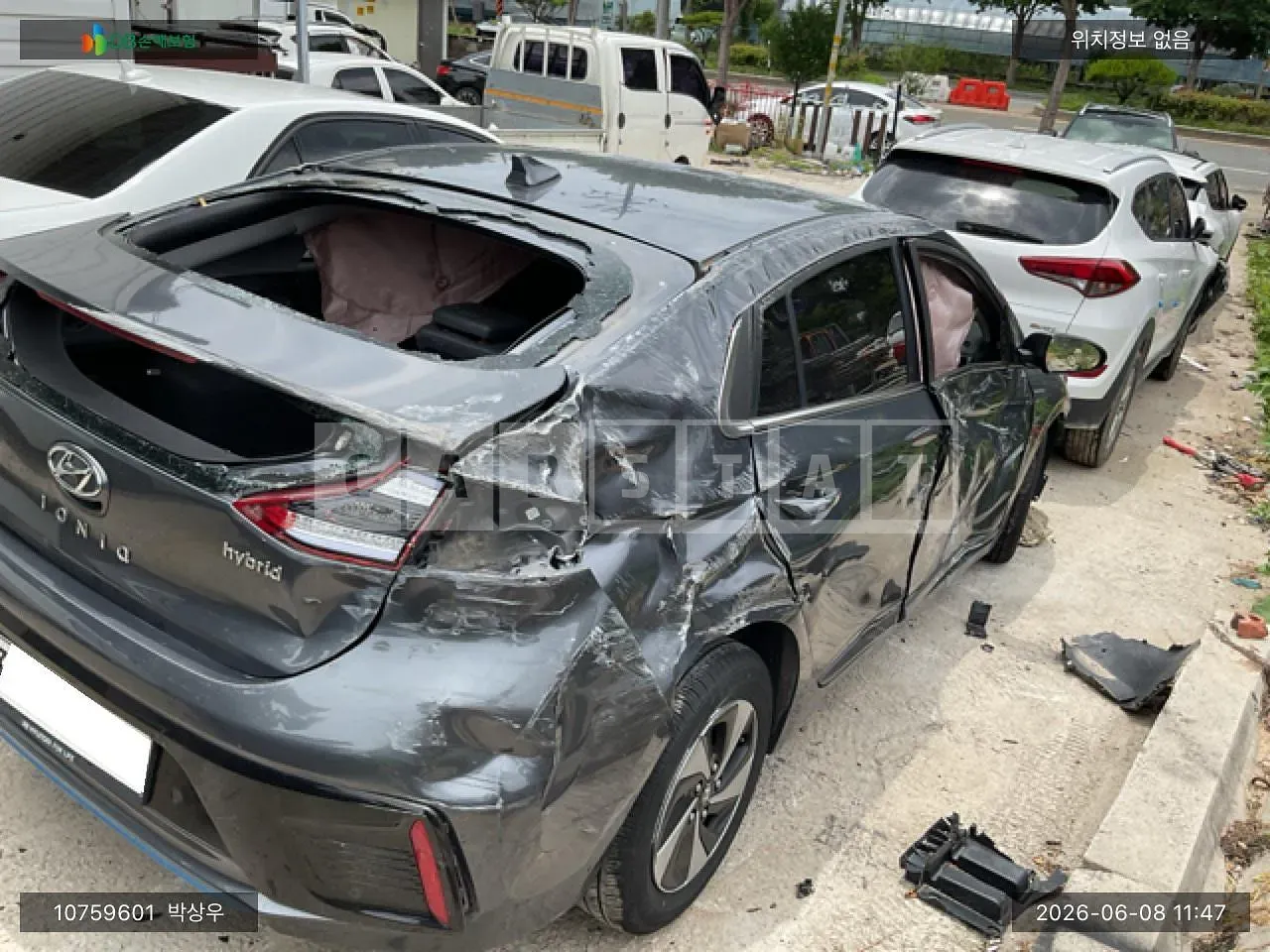 Photo 2 of 9: 2018 Hyundai IONIQ Hybrid, VIN KMHC051CGKU128363 — Korean insurance auction