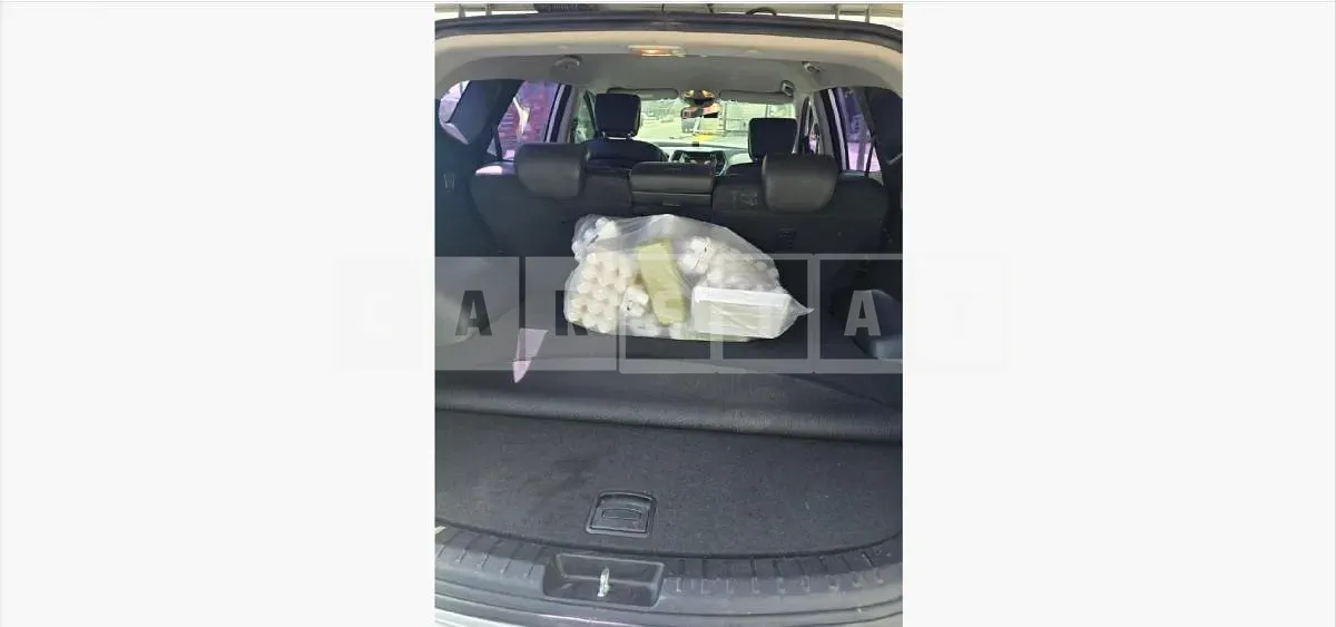 Photo 2 of 28: 2016 Hyundai Santa Fe DM, VIN KMHSU81UBHU706095 — Korean insurance auction