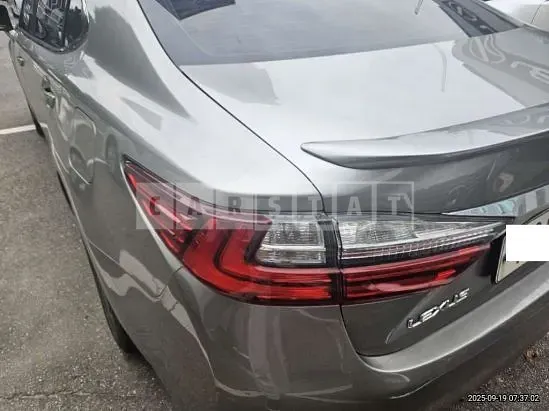 Photo 2 of 21: 2017 Lexus ES300h — Korean insurance auction