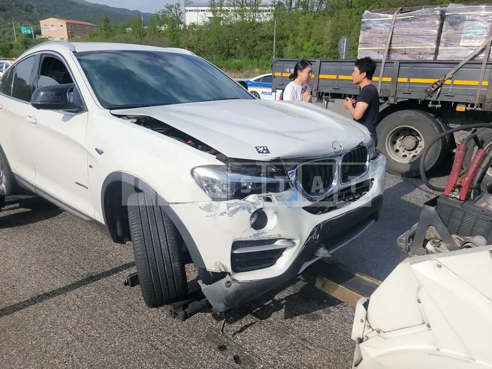 Photo 2 of 8: 2016 BMW X4 xDrive 20d, VIN WBAXX1106G0T27833 — Korean insurance auction