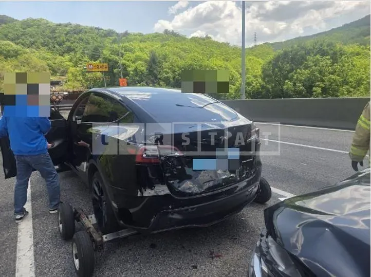 Photo 2 of 6: 2022 Tesla Model Y Long Range — Korean insurance auction