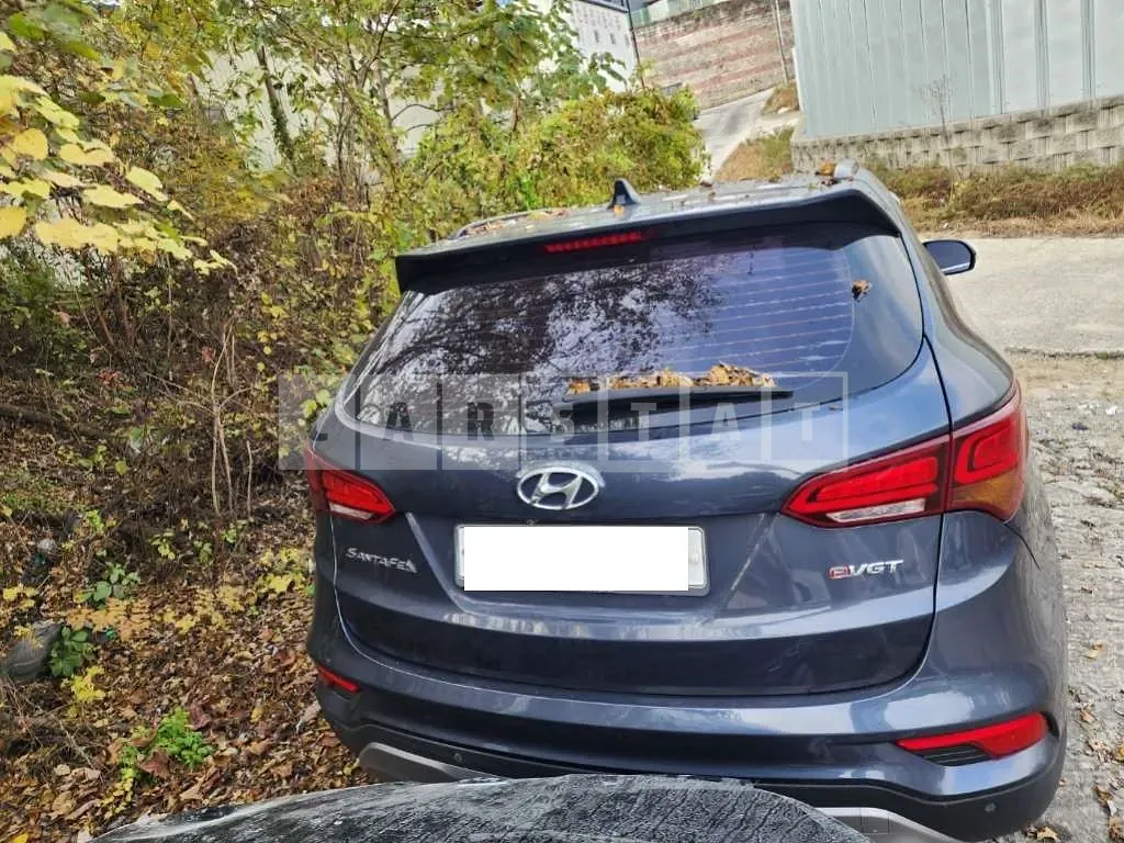 Photo 2 of 10: 2016 Hyundai Santa Fe, VIN KMHSW81UBGU600174 — Korean insurance auction