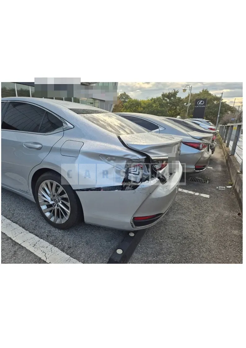 Photo 2 of 5: 2018 Lexus ES300h — Korean insurance auction