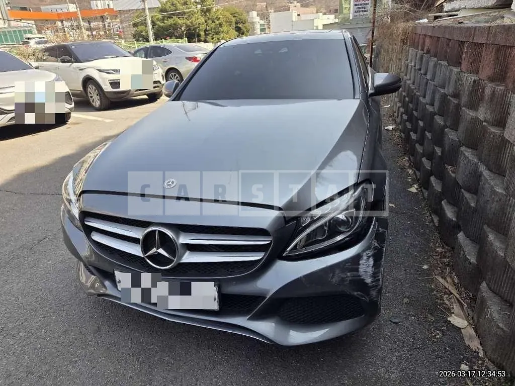 Photo 2 of 29: 2017 Mercedes-Benz C220 d 4Matic — Korean insurance auction
