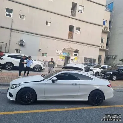 Photo 2 of 12: 2016 Mercedes-Benz C 200 — Korean insurance auction