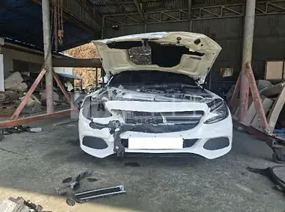 Photo 1 of 30: 2018 Mercedes-Benz C 200d — Korean insurance auction