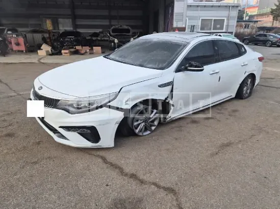Photo 2 of 10: 2019 Kia K5 — Korean insurance auction