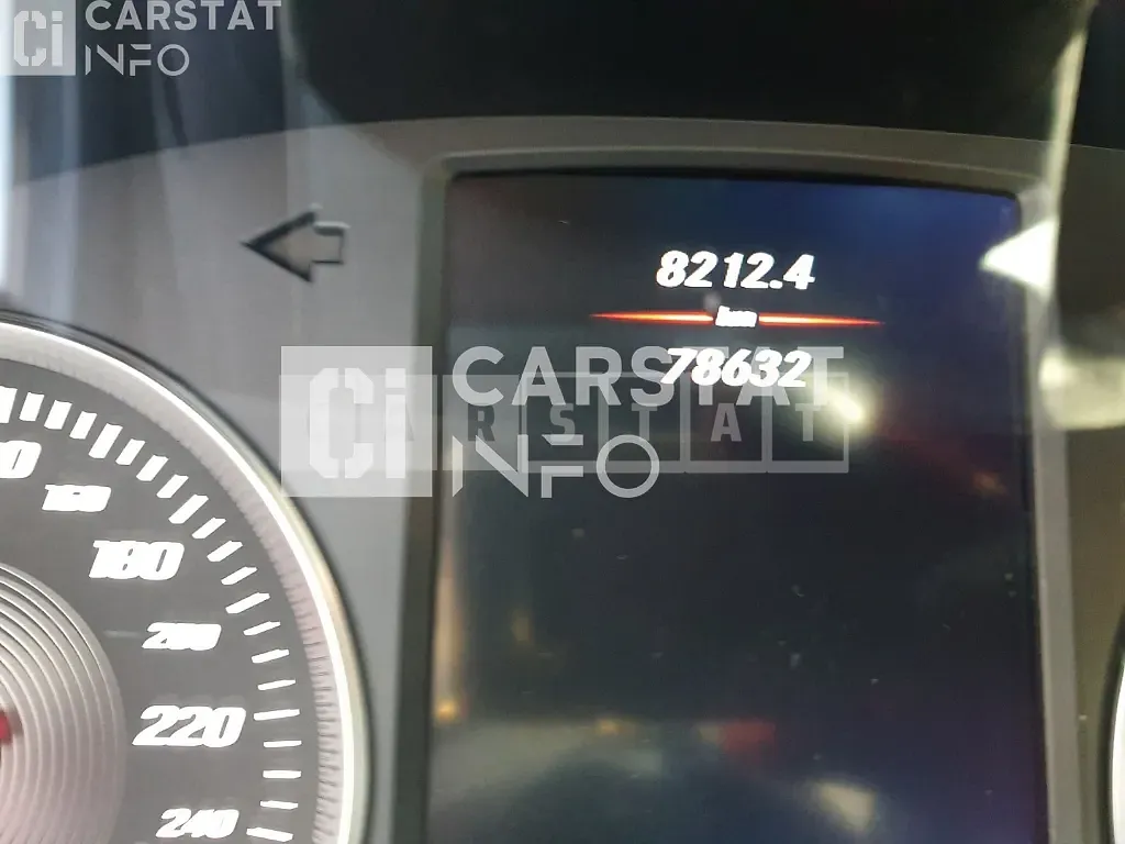 Photo 2 of 10: 2018 Mercedes-Benz C200 d — Korean insurance auction