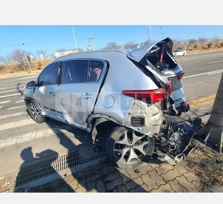 Photo 2 of 13: 2016 Kia Sportage — Korean insurance auction