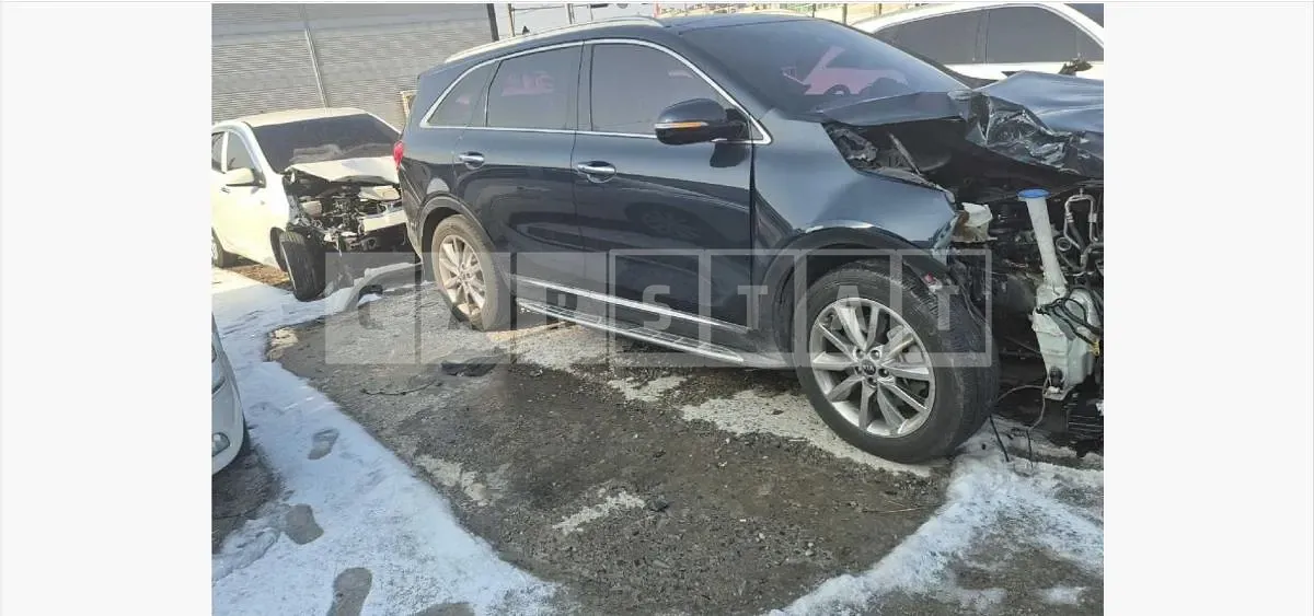 Photo 2 of 17: 2017 Kia Sorento — Korean insurance auction