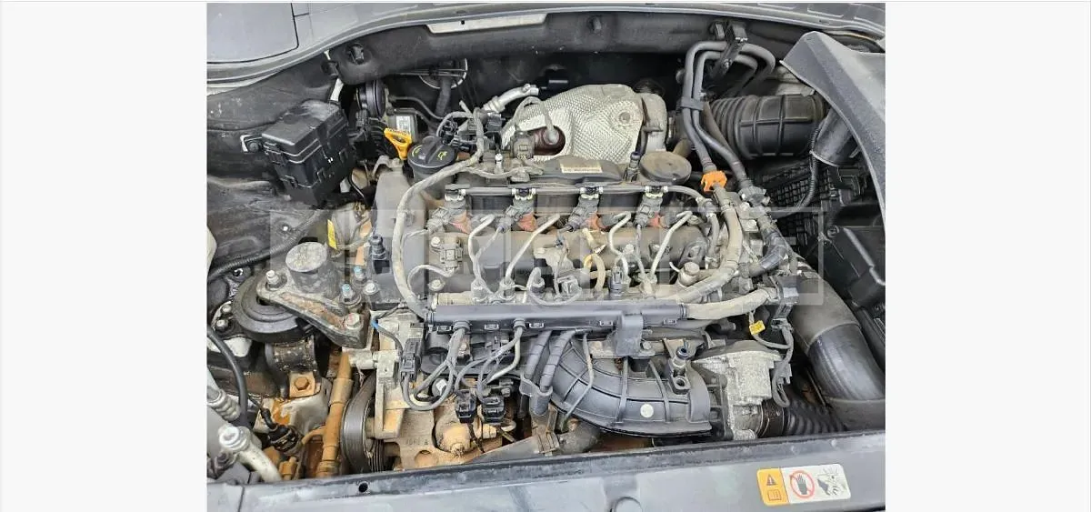 Photo 2 of 24: 2017 Hyundai Santa Fe DM, VIN KMHSW81UBJU795385 — Korean insurance auction