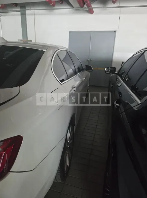 Photo 2 of 9: 2015 BMW 528i — Korean insurance auction