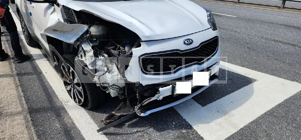 Photo 2 of 17: 2016 Kia Sportage — Korean insurance auction
