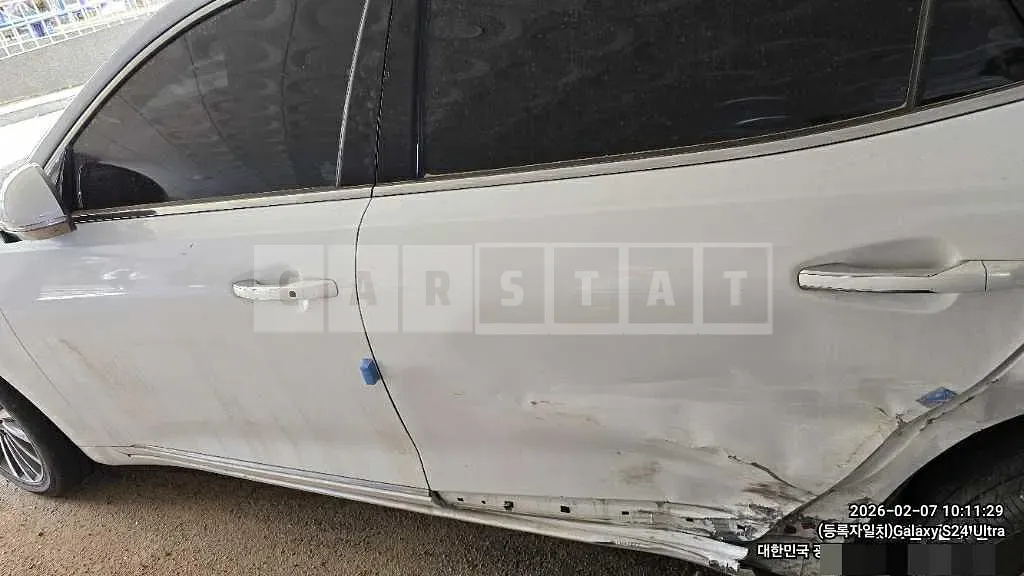 Photo 2 of 7: 2017 Kia K7 2.4 — Korean insurance auction