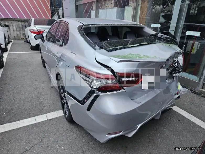 Photo 2 of 23: 2023 Toyota Camry Hybrid — Korean insurance auction
