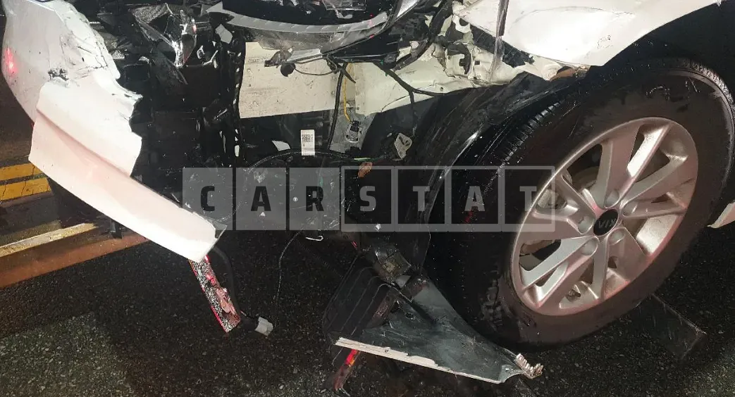 Photo 2 of 22: 2018 Kia K5, VIN KNAGS416BJA211605 — Korean insurance auction
