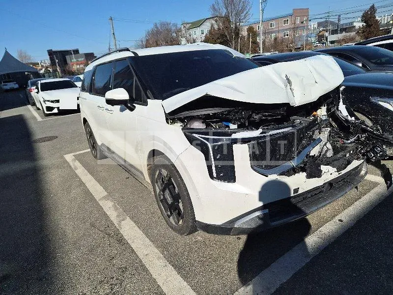 Photo 2 of 8: 2024 Kia Carnival Hybrid — Korean insurance auction