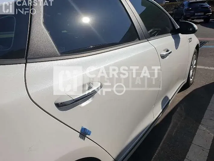 Photo 2 of 9: 2017 Kia K5, VIN KNAGT416BJA198913 — Korean insurance auction