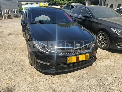 Photo 1 of 5: 2021 Kia K5, VIN KNAGU416BMA403942 — Korean insurance auction