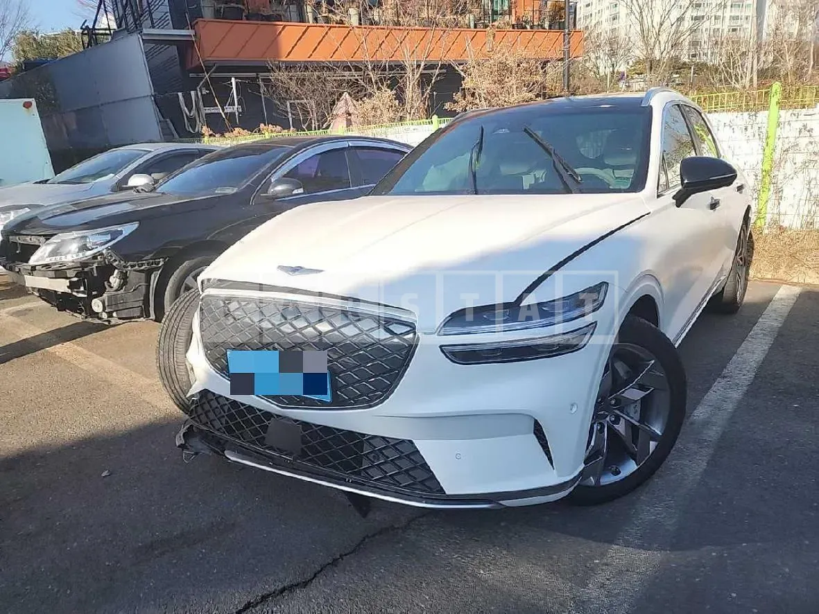 Photo 2 of 50: 2022 Genesis GV70 — Korean insurance auction