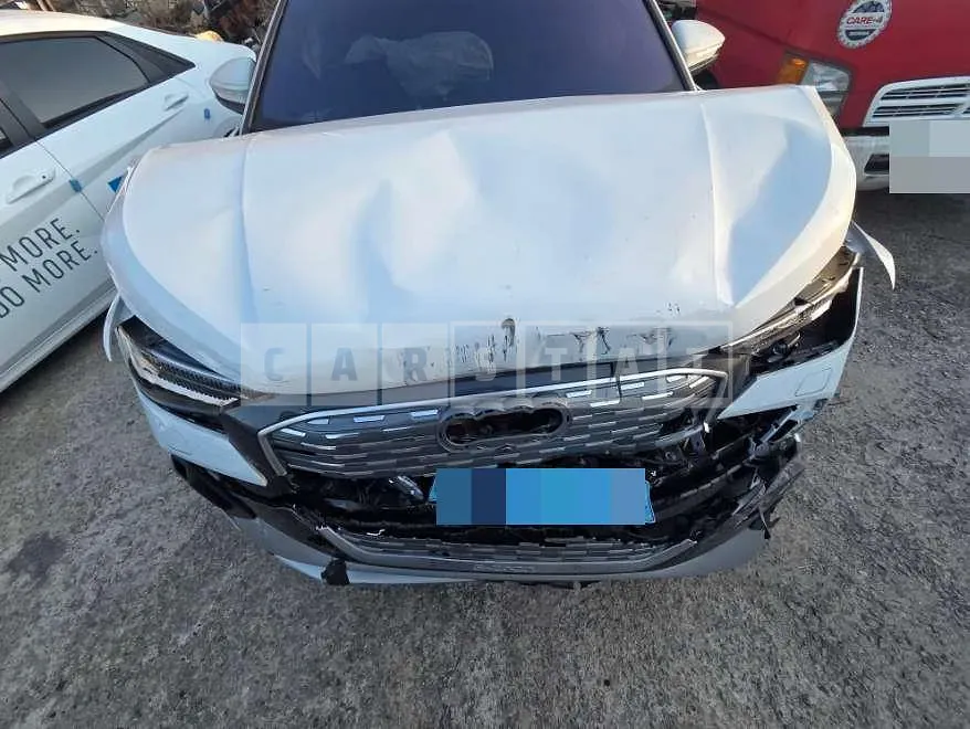 Photo 2 of 5: 2022 Audi Q4 e-tron 40 — Korean insurance auction