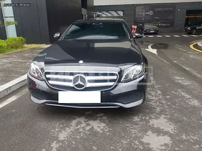 Photo 1 of 50: 2017 Mercedes-Benz E 200, VIN WDDZF4CB1HA123876 — Korean insurance auction